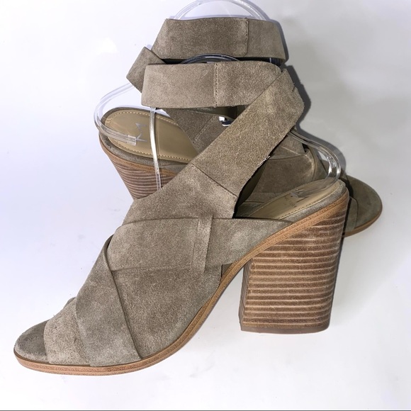 Marc Fisher Valen Crisscross Open Toe Leather Sandals Taupe Color Size 10 - Picture 2 of 11